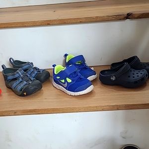 Toddler bundle size 6 shoes